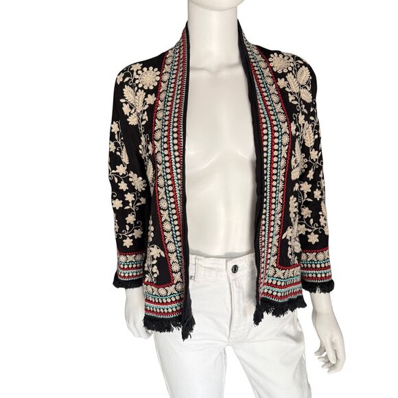 Vipul Shah Hand-Embroidered Black Open-Front Jacket With Floral Ivory Threadwork - Picture 2 of 8